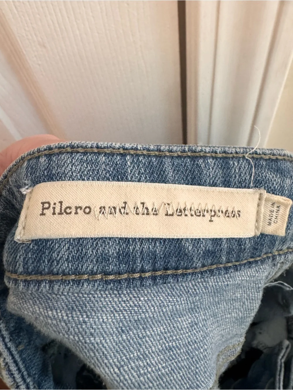 PILCRO • ANTHROPOLOGIE Slim Boyfriend Denim Shorts Size 25 - Picture 3 of 6